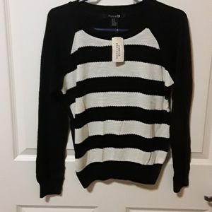 Womens black and white Forever 21 sweatshirt